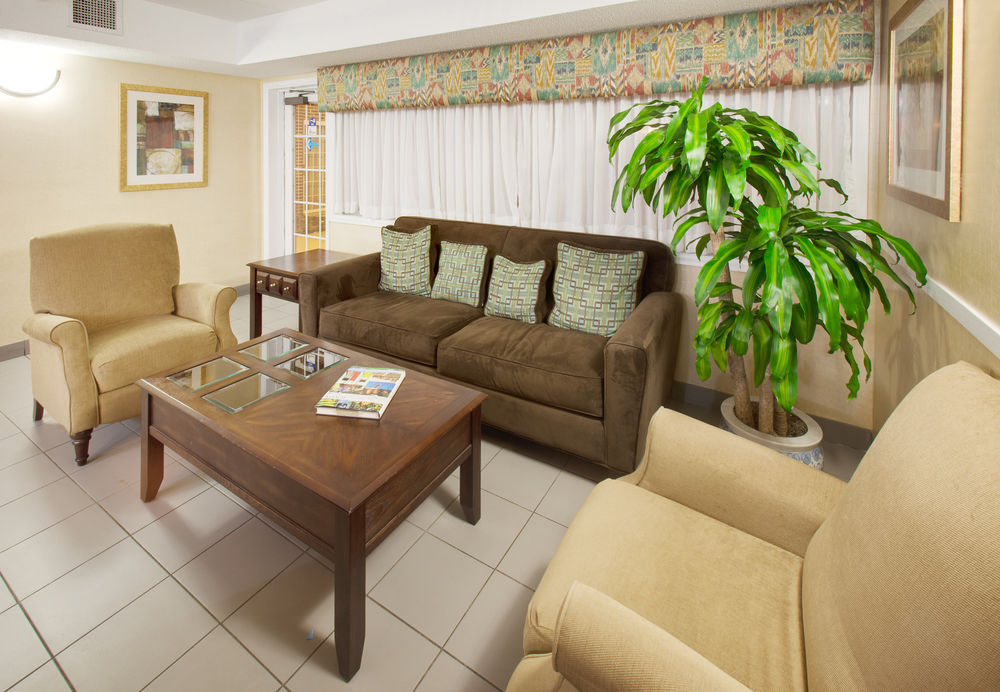 Holiday Inn Express At Drake University - photo 15