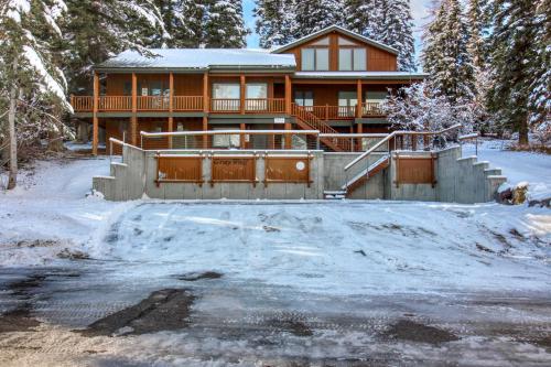 Gray Wolf 4 — 4-Star Luxury Hotel in Whitefish, United States
