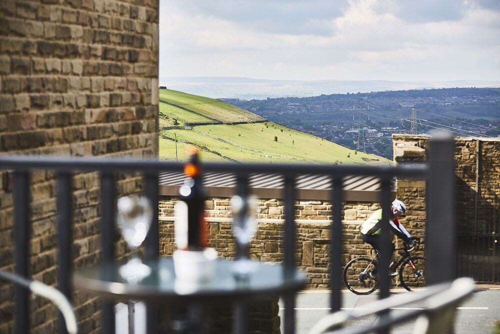 Ropers Retreat — 4-Star Luxury Hotel in Queensbury, United Kingdom