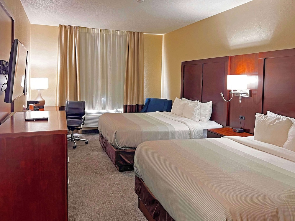 Quality Inn & Suites Green Bay Ashwaubenon - photo 8