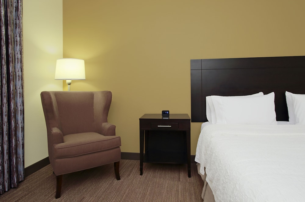 Hampton Inn Winfield - photo 7