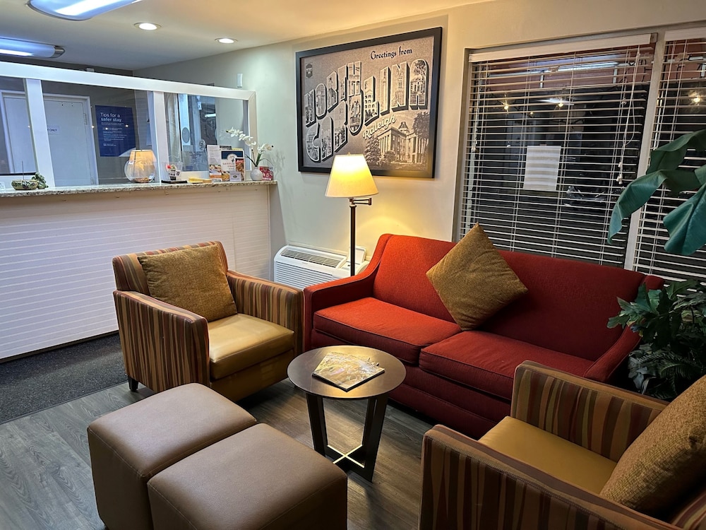 Super 8 by Wyndham Raleigh - photo 4