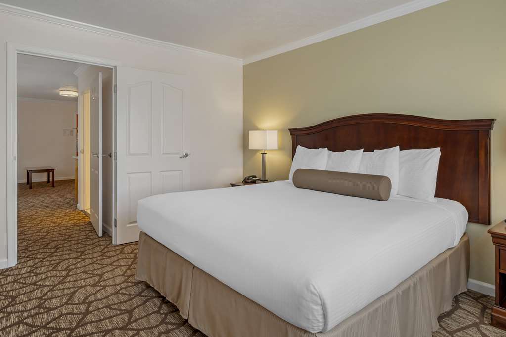 Best Western Salinas Monterey Hotel - photo 20