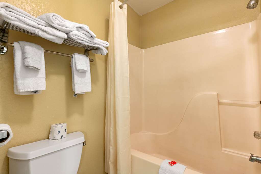 Econo Lodge Jonesboro - photo 25