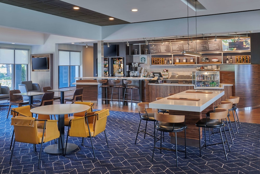 Courtyard by Marriott Chicago Highland Park Northbrook - photo 34