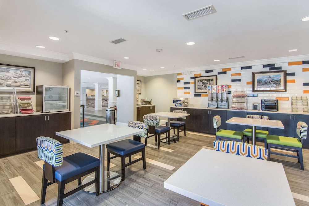 MainStay Suites Columbus near Fort Benning - photo 20