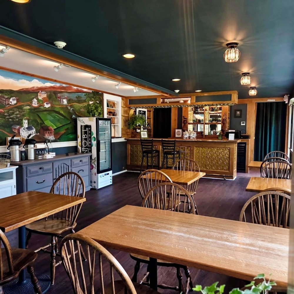 Independence Inn - photo 49