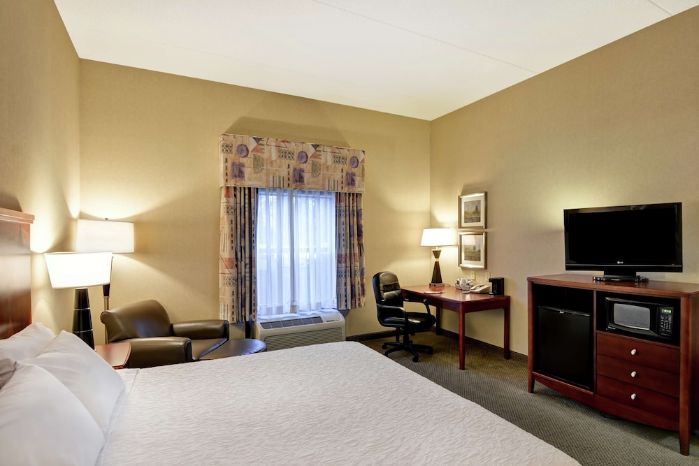Hampton Inn Sayre - photo 11