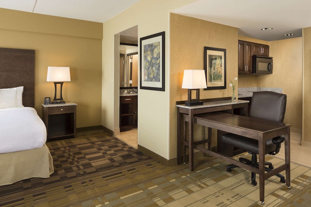 Homewood Suites by Hilton Coralville Iowa River Landing - photo 7