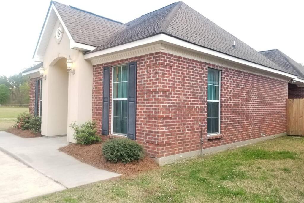 Villa 4 — 4-Star Luxury Hotel in Hammond, United States
