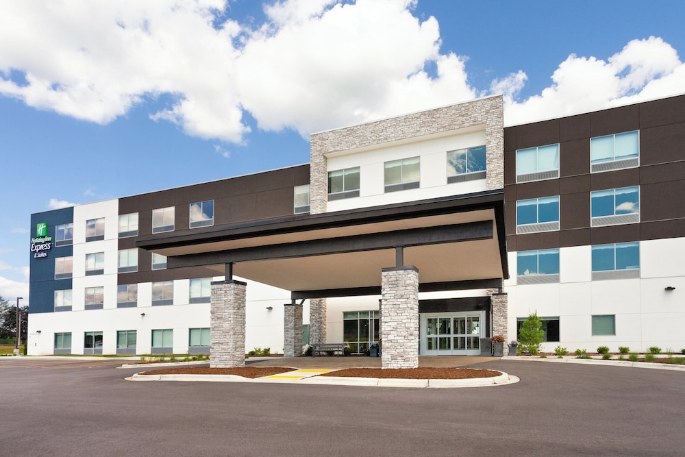 Holiday Inn Express & Suites Reedsburg Dells Area by IHG - photo 59
