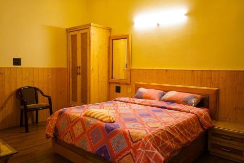 Hearth Cozy 2BHK Near Mall Road & Naini Lake
