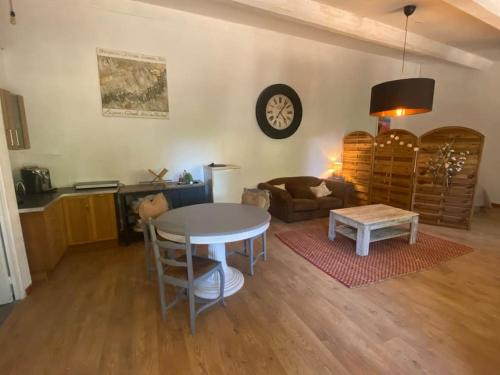 Les Platanes - last minute hotel in Beziers