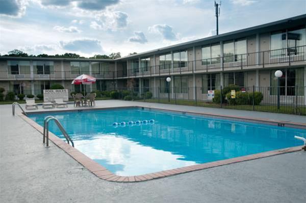 Old Hickory Inn Jackson - photo 3