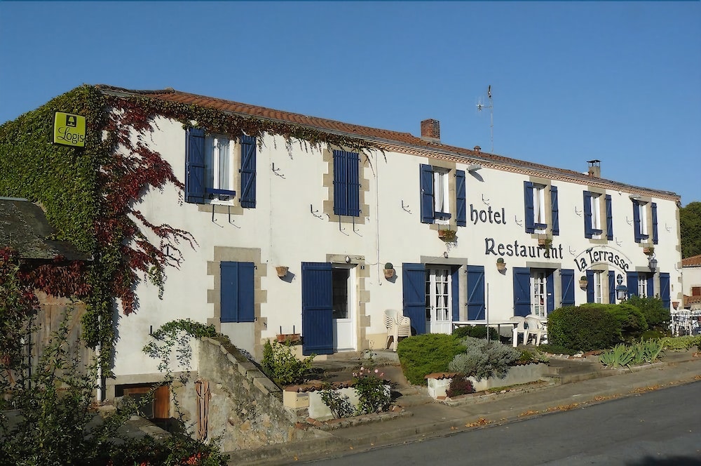 Hotel De La Terrasse in Mauleon-Licharre, France