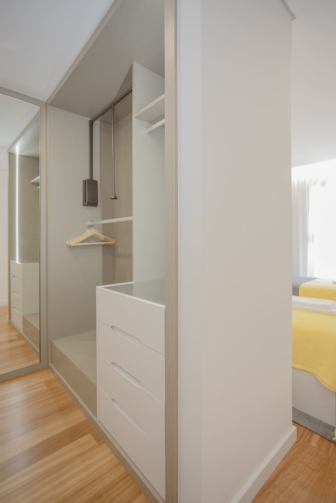 Liiiving Luxury River View Apartment III — 4-Star Luxury Hotel in Gondomar, Portugal