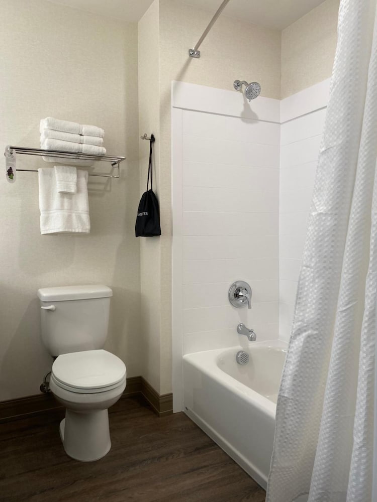 Simple Suites Boise Airport - photo 18