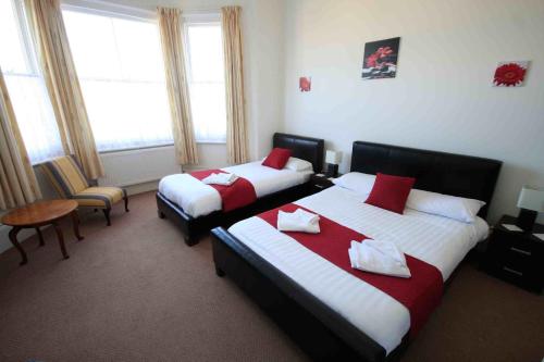Lyndhurst House — 4-Star Luxury Hotel in Sandown, United Kingdom