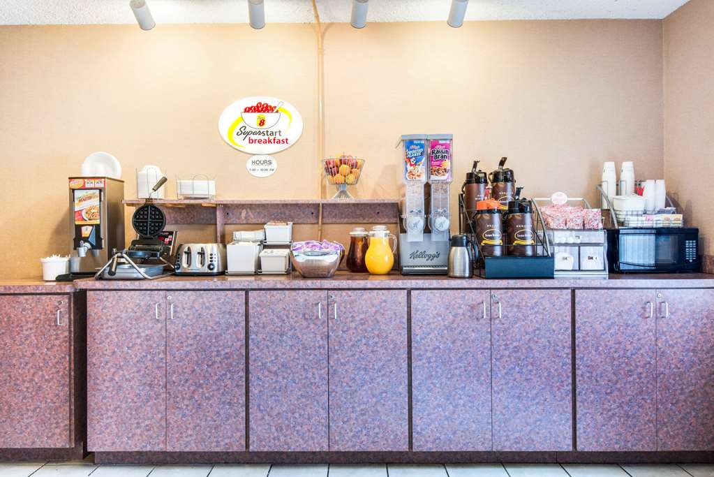 Super 8 by Wyndham Port Clinton - photo 12