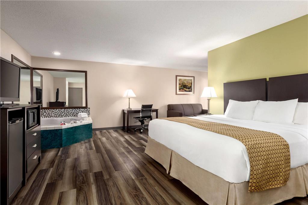Baymont by Wyndham Monroe - photo 18