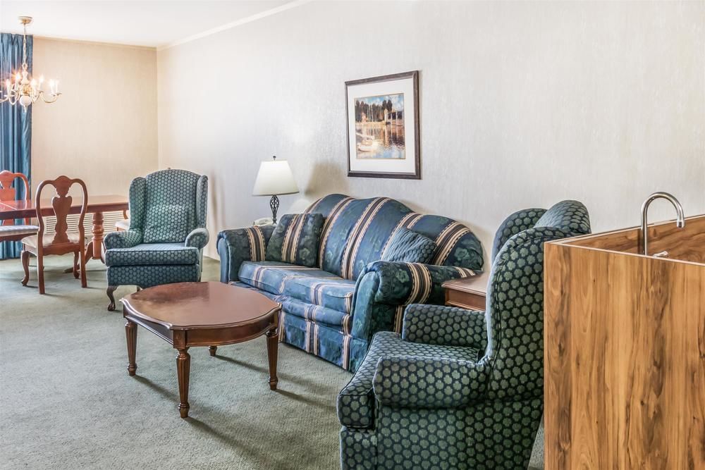 Howard Johnson Hotel Milford New Haven - photo 7