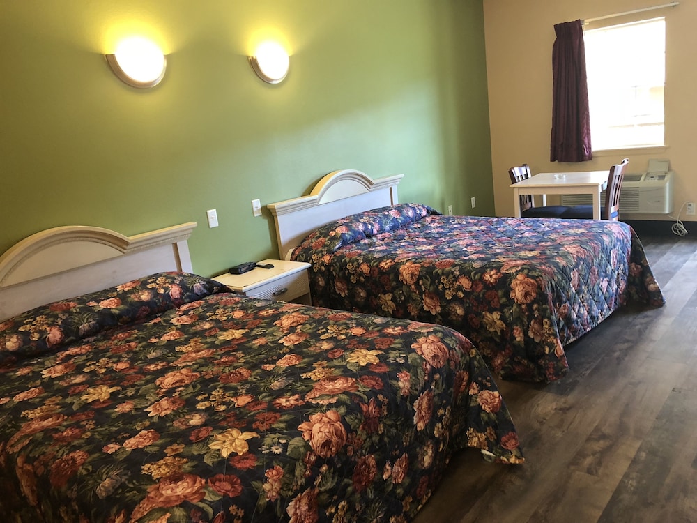 Weston Inn & Suites - photo 8