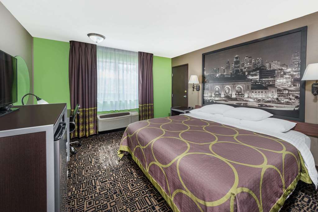 Super 8 by Wyndham Warrensburg - photo 12