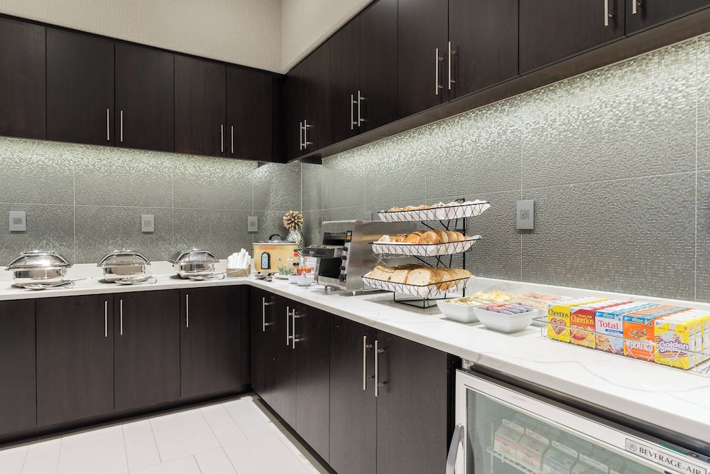 Courtyard by Marriott Edgewater NYC Area - photo 34