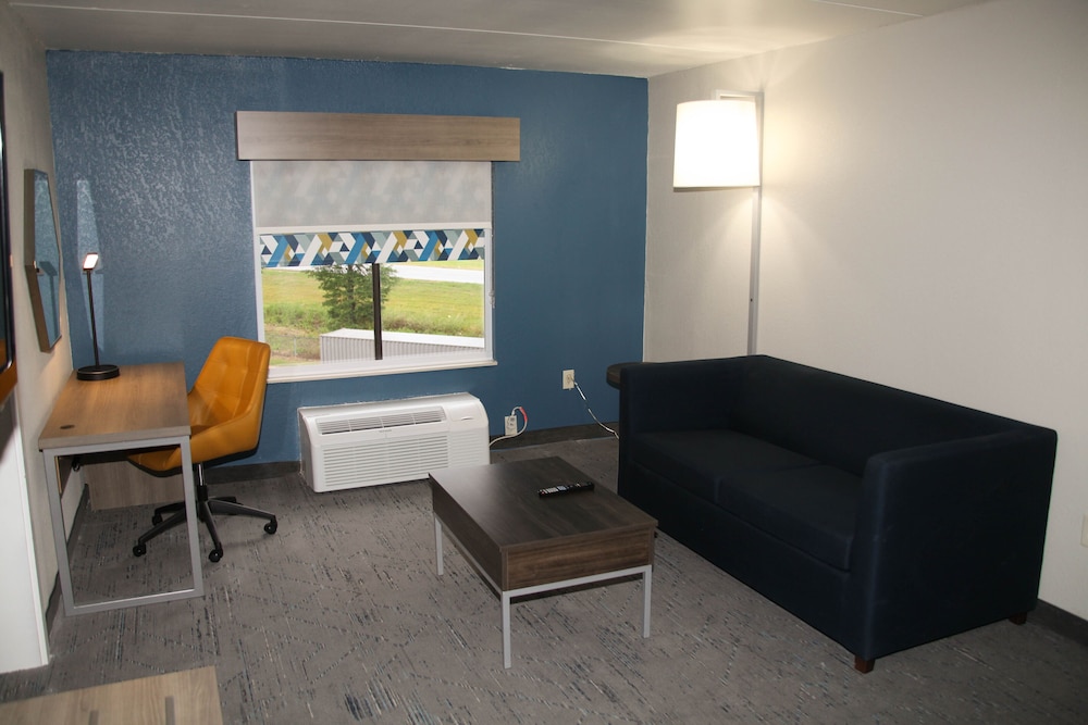 Holiday Inn Express Rocky Mount Sports Center an IHG Hotel - photo 4