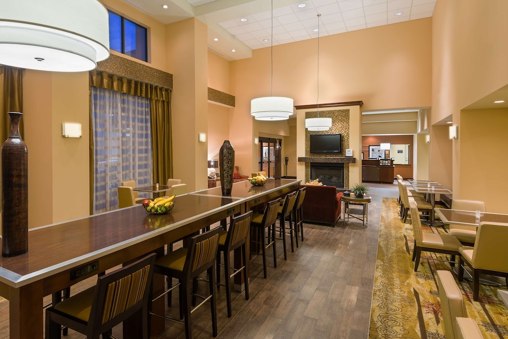 Hampton Inn & Suites Peoria at Grand Prairie IL - photo 10