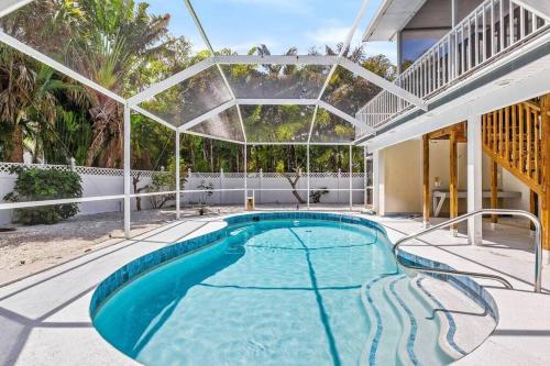 Isla Living 3 Bed Canal Pool in Anna Maria, United States