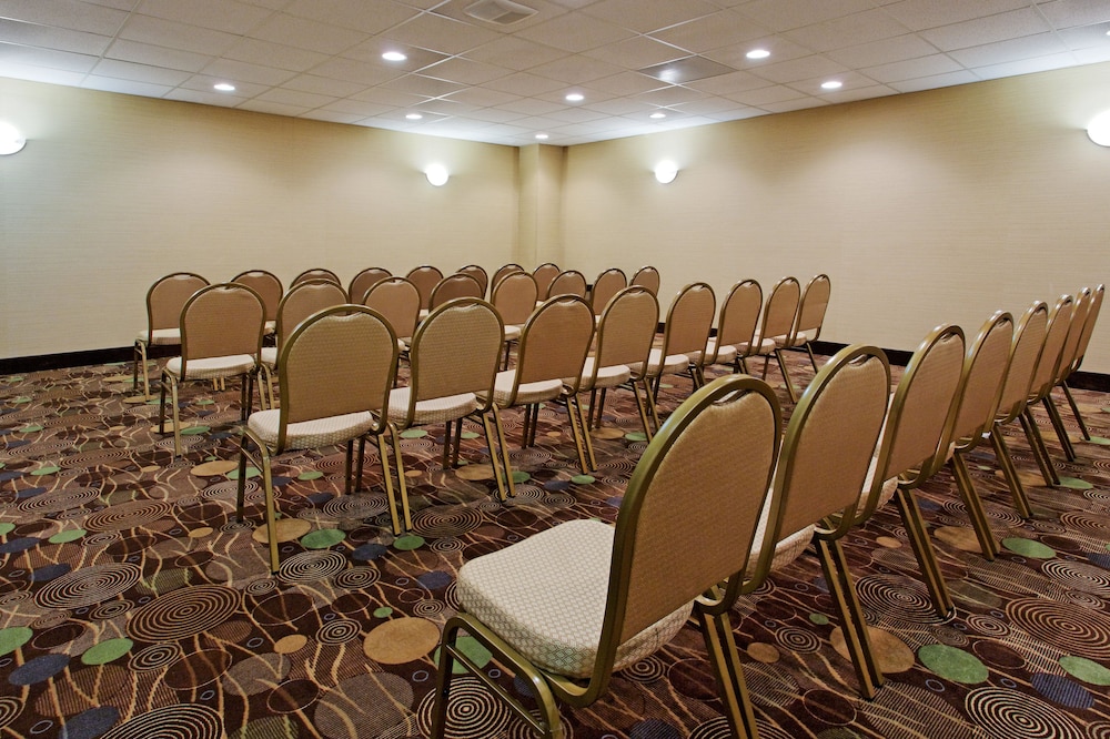 Holiday Inn Express Benicia by IHG - photo 30