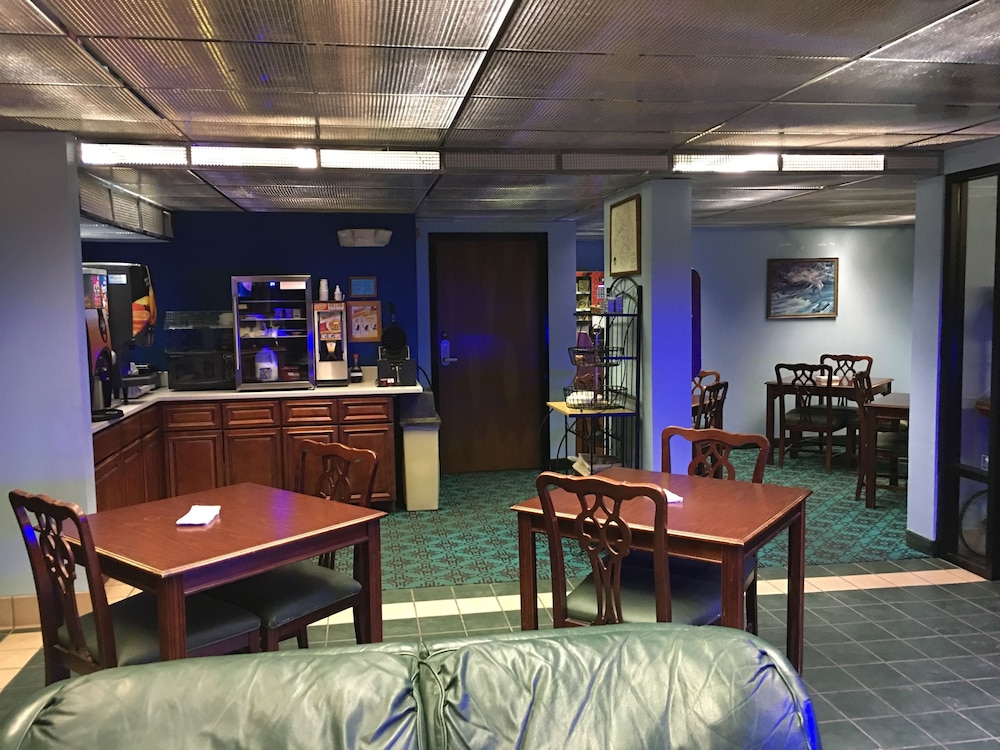 Nations Inn West Jefferson - photo 27