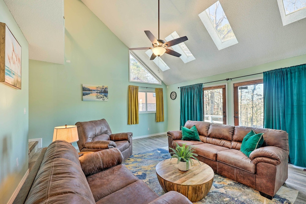Hot Springs Home with Deck Near Ouachita River - photo 7
