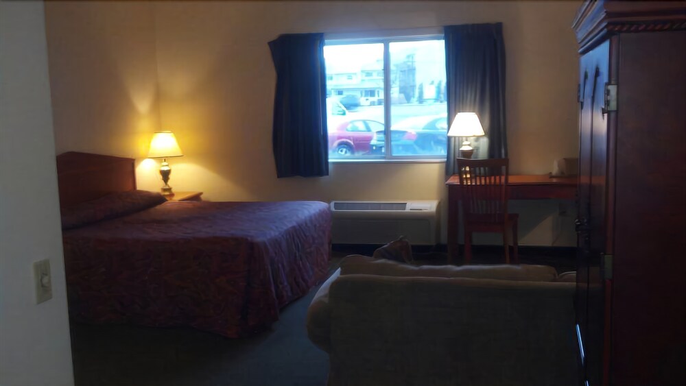 Commodore Perry Inn and Suites - photo 8