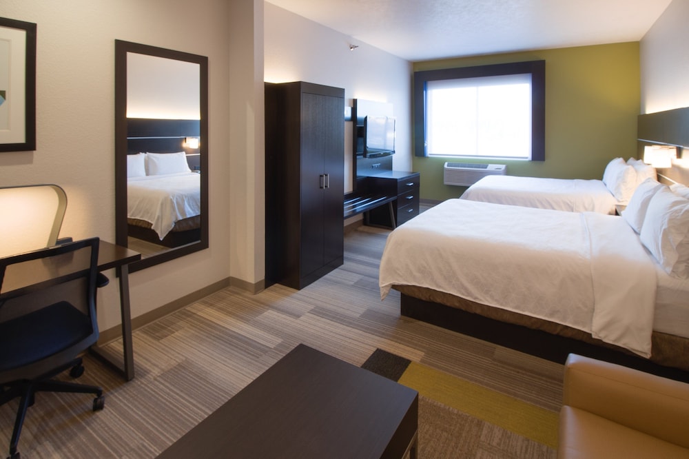 Holiday Inn Express & Suites Worthington by IHG - photo 12