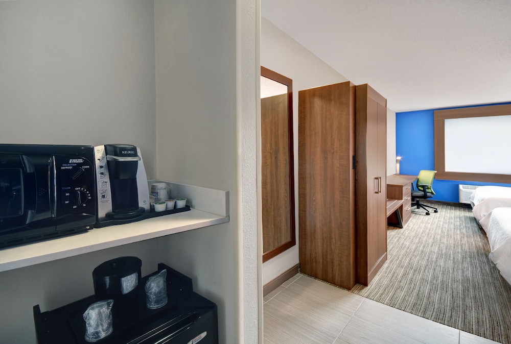 Holiday Inn Express Marshall by IHG - photo 14