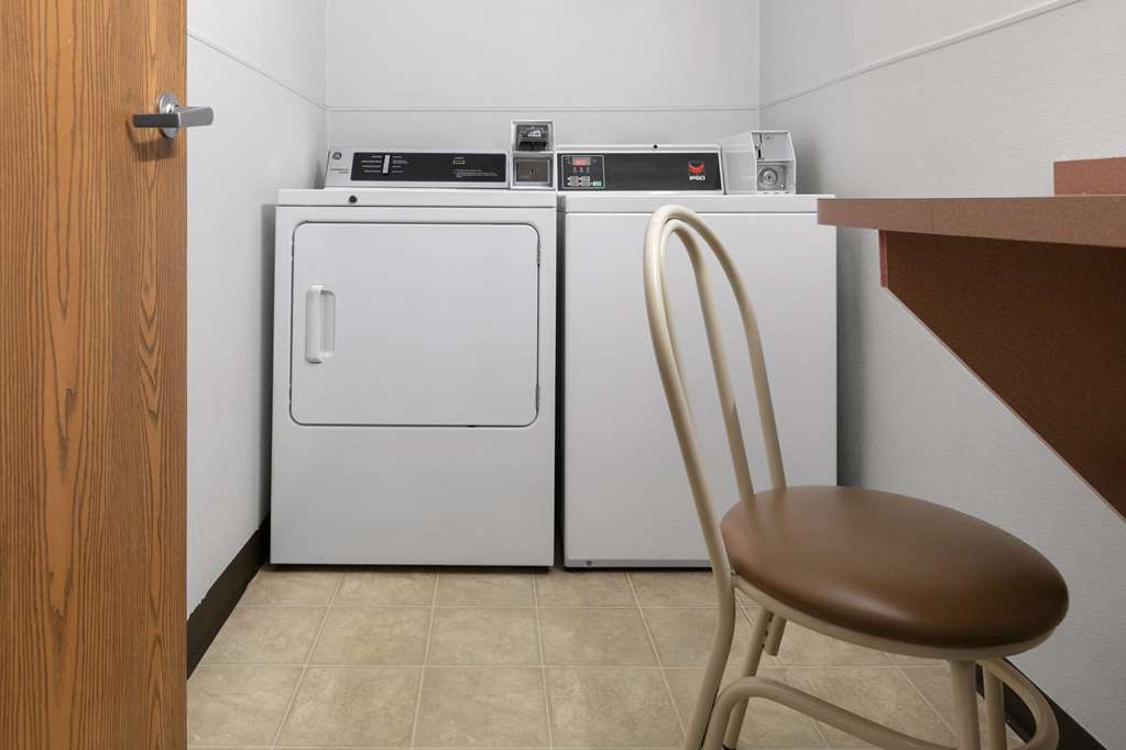 Super 8 by Wyndham Grapevine DFW Airport Northwest - photo 11