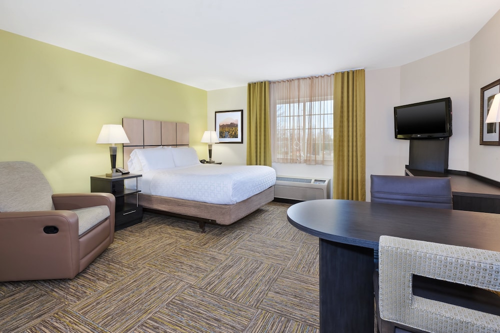 Candlewood Suites Polaris by IHG - photo 6