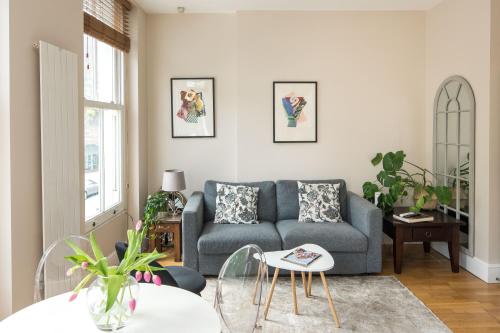 Chic 2 Bedroom Apartment on the Kings Road Chelsea — 4-Star Luxury Hotel in London, United Kingdom