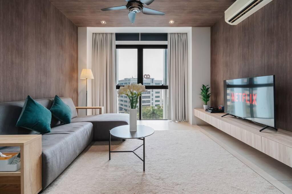 Lumi Tropicana Muji High Floor — 4-Star Luxury Hotel in Petaling Jaya, Malaysia
