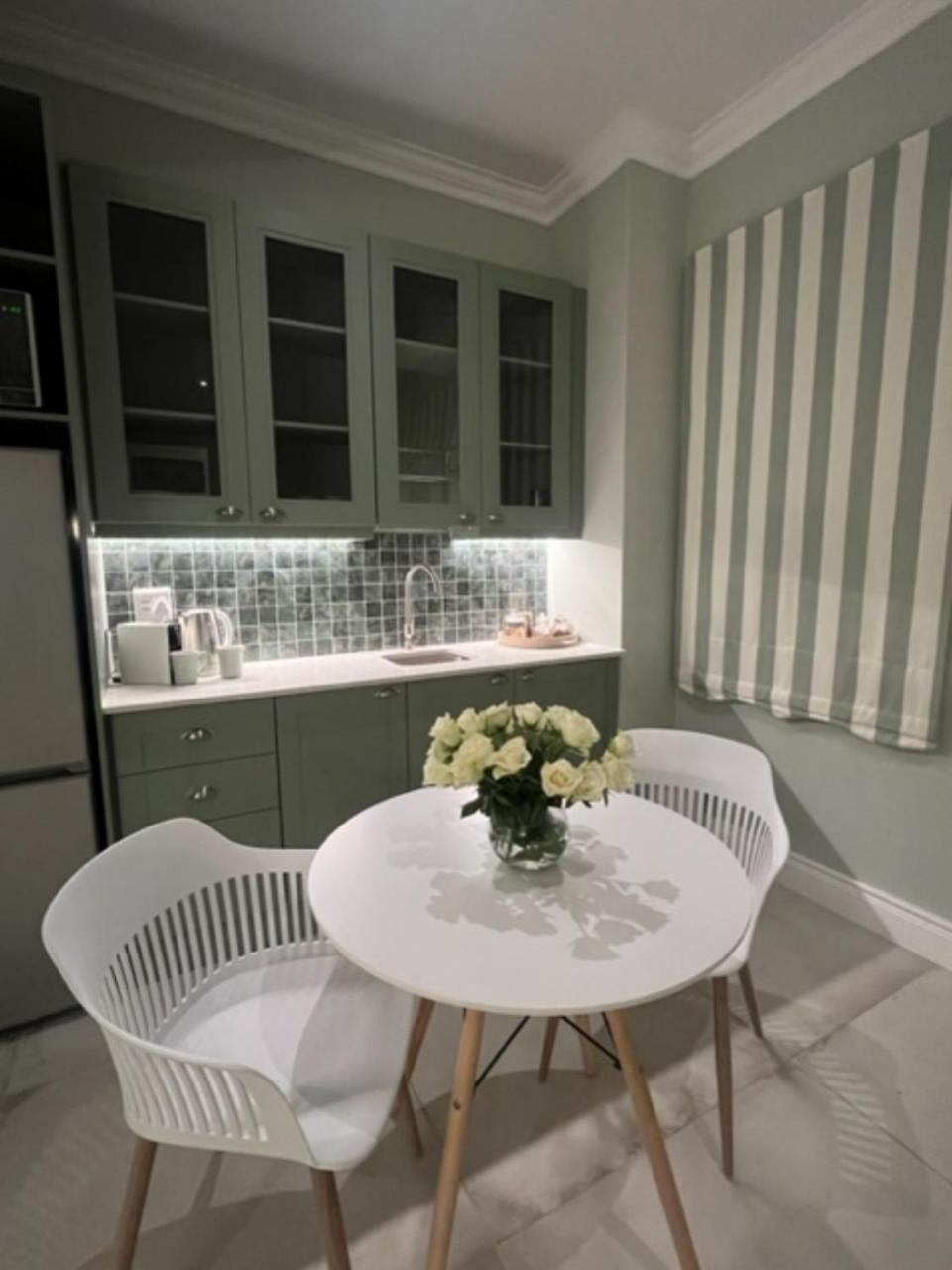 Two on Milner Oak Tree Cottage Stylish Open Plan Guesthouse in Rondebosch