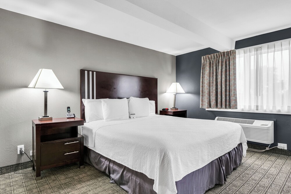 Eastlake Suites Hotel & Conference Center By OYO Urbana - photo 15