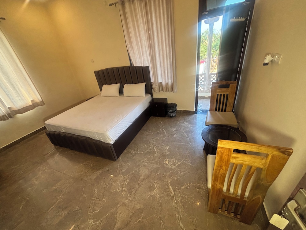 Eco Fort Resort — hotel in Mahwah