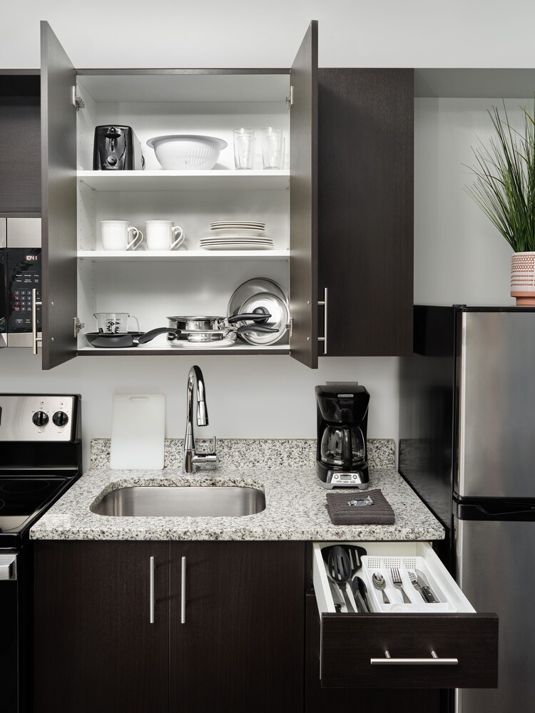 stayAPT Suites Louisville North Clarksville - photo 8