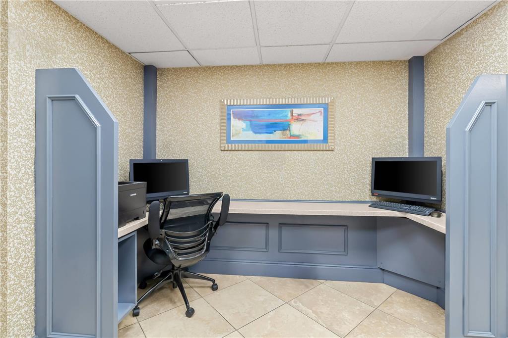 Clarion Inn Cranberry Township - photo 37