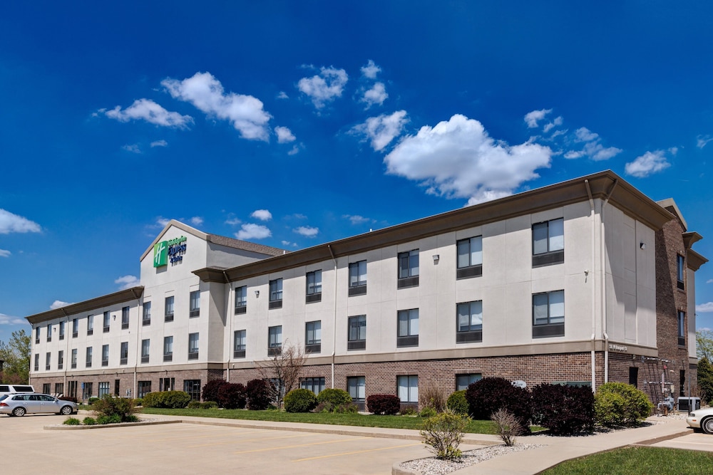 Holiday Inn Express & Suites Shelbyville Indianapolis by IHG - photo 34