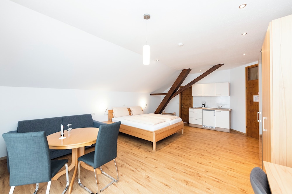 Weingut & Gästehof Borst — hotel in Nordheim