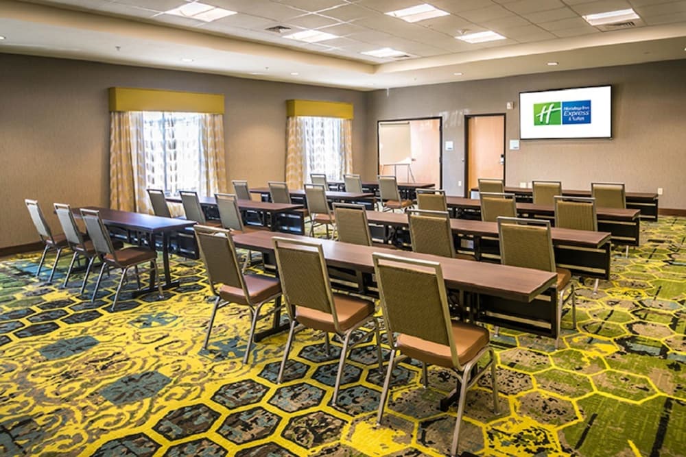 Holiday Inn Express & Suites Salt Lake City South Murray by IHG - photo 30