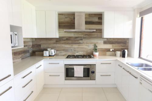Beachside Base Seaford C21 SouthCoast Holidays — hotel in Seaford